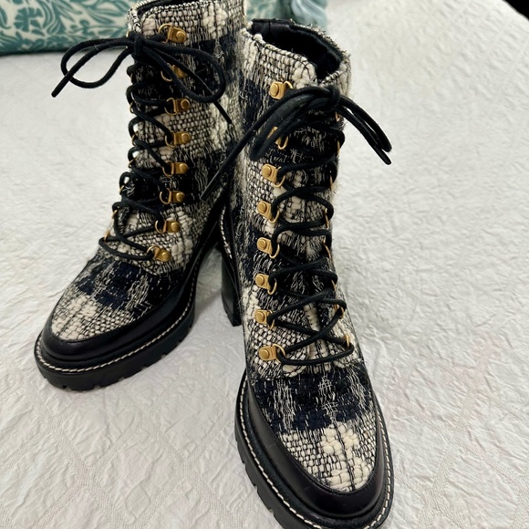 Tory Burch Miller Wool Lug Sole Boucle Tweed Ankle Booties size 8.0 - Picture 1 of 6